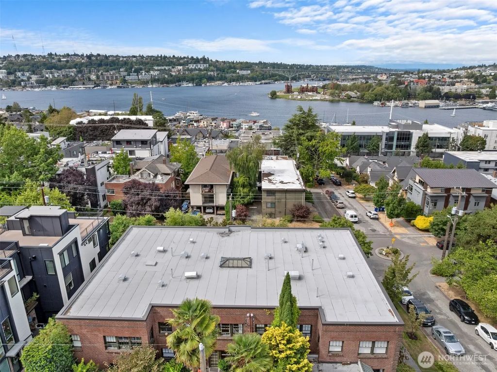 2634 Franklin Avenue E 202, Seattle