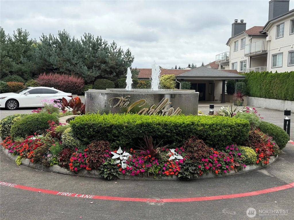 2760 76th Avenue Se 302, Mercer Island