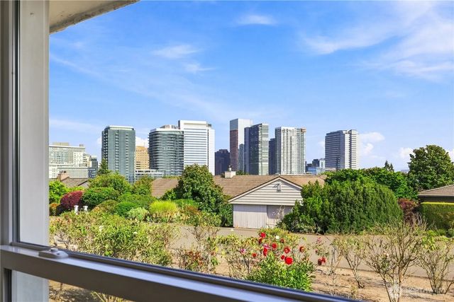 9810 Vineyard Crest, Bellevue