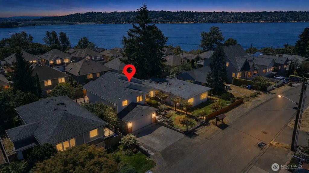 1011 N 28th Place, Renton
