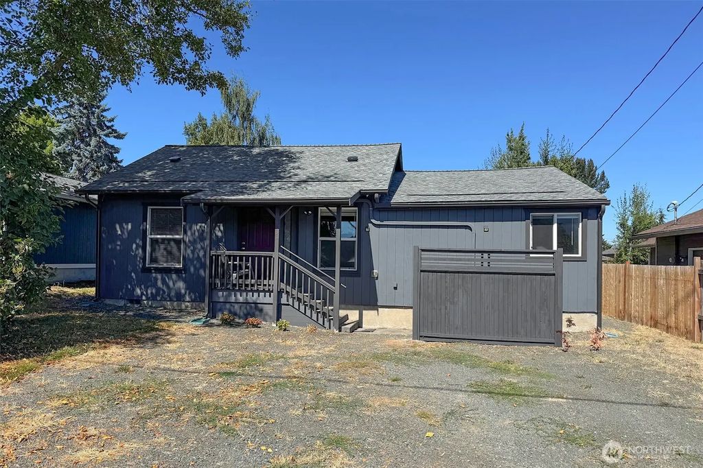 1031 W Glenwood Street, Port Angeles