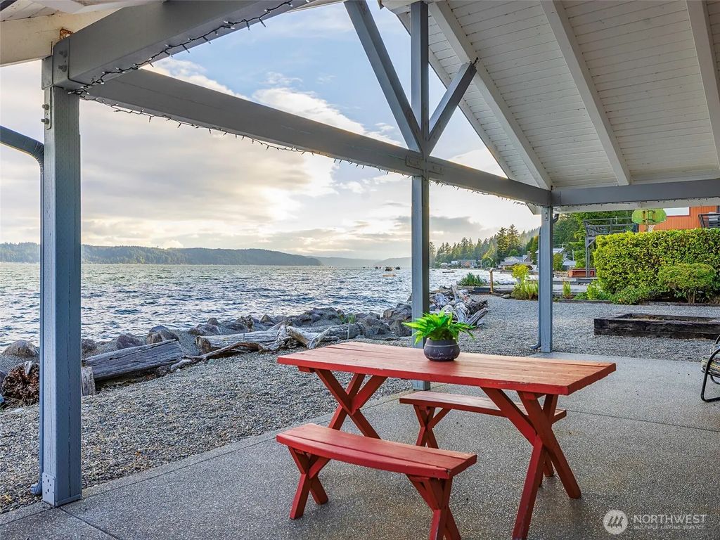 451 Ne Landon Road, Belfair