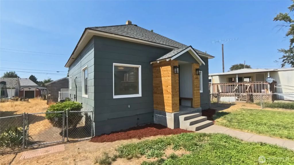205 E Broadway Street, Ritzville