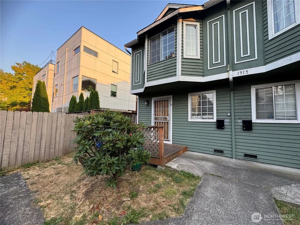 1915 E Spruce Street A, Seattle