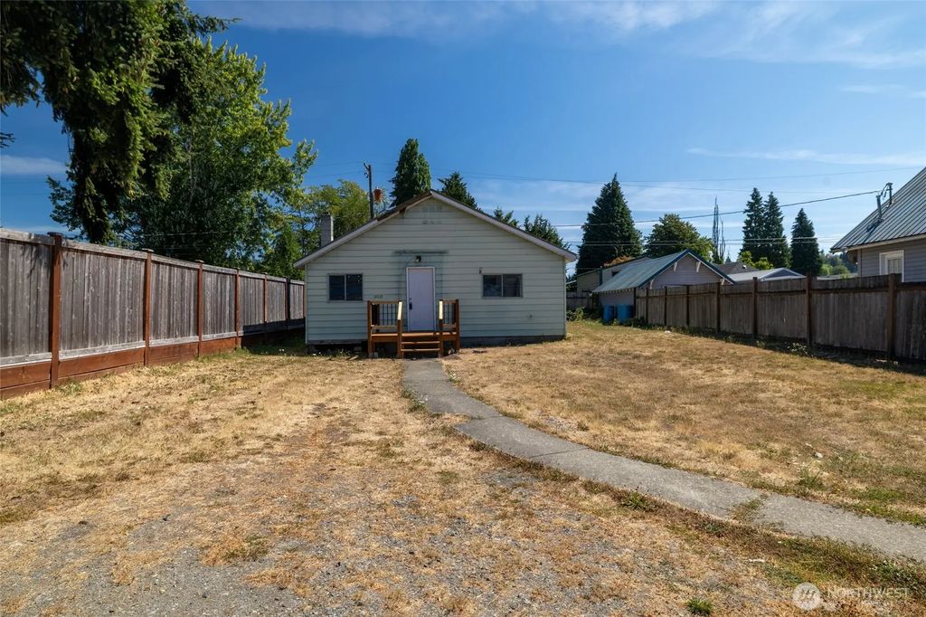 1320 Delaware Avenue, Centralia