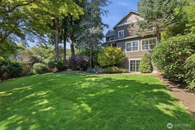 506 Azalea Avenue Ne, Bainbridge Island