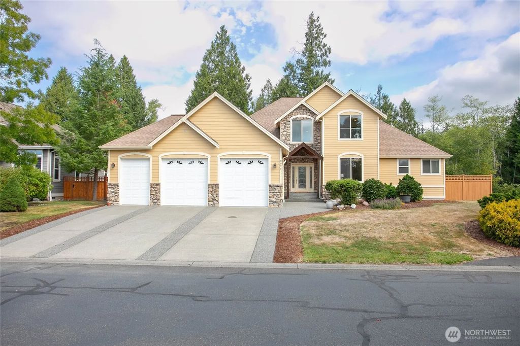 8676 Ashbury Court, Blaine