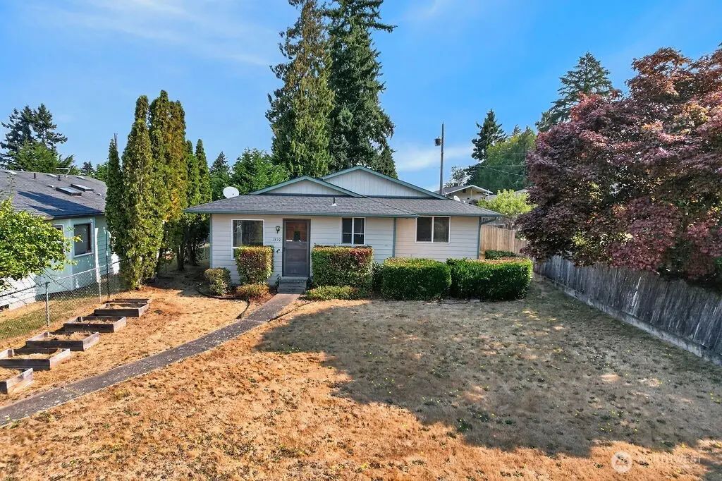 1319 W 12th Street, Port Angeles
