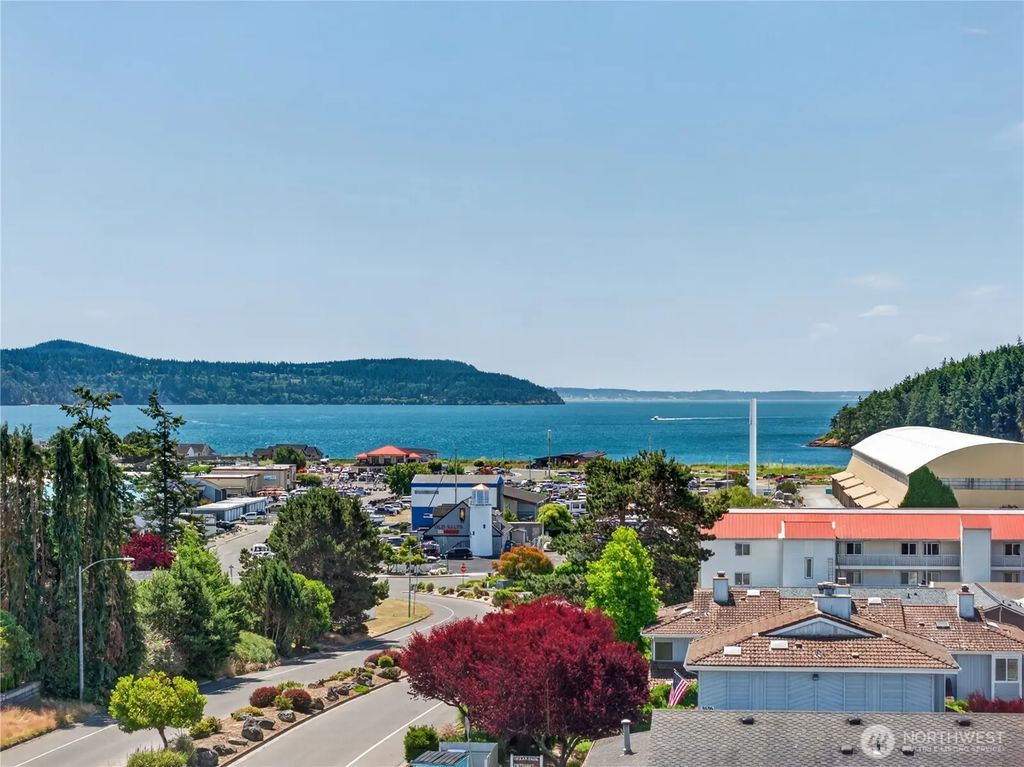 1510 Skyline Way A-301, Anacortes