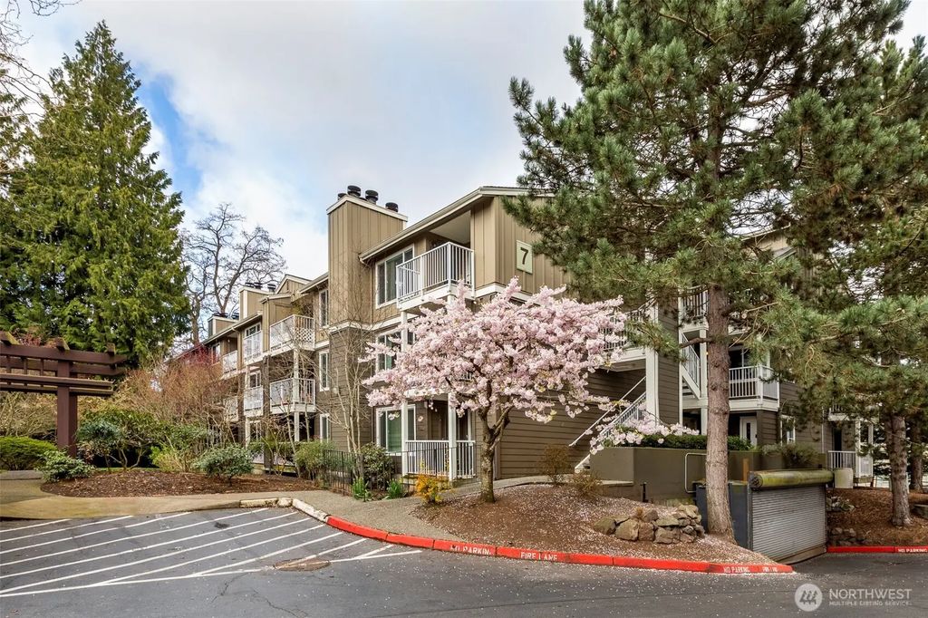300 N 130th Street 7105, Seattle