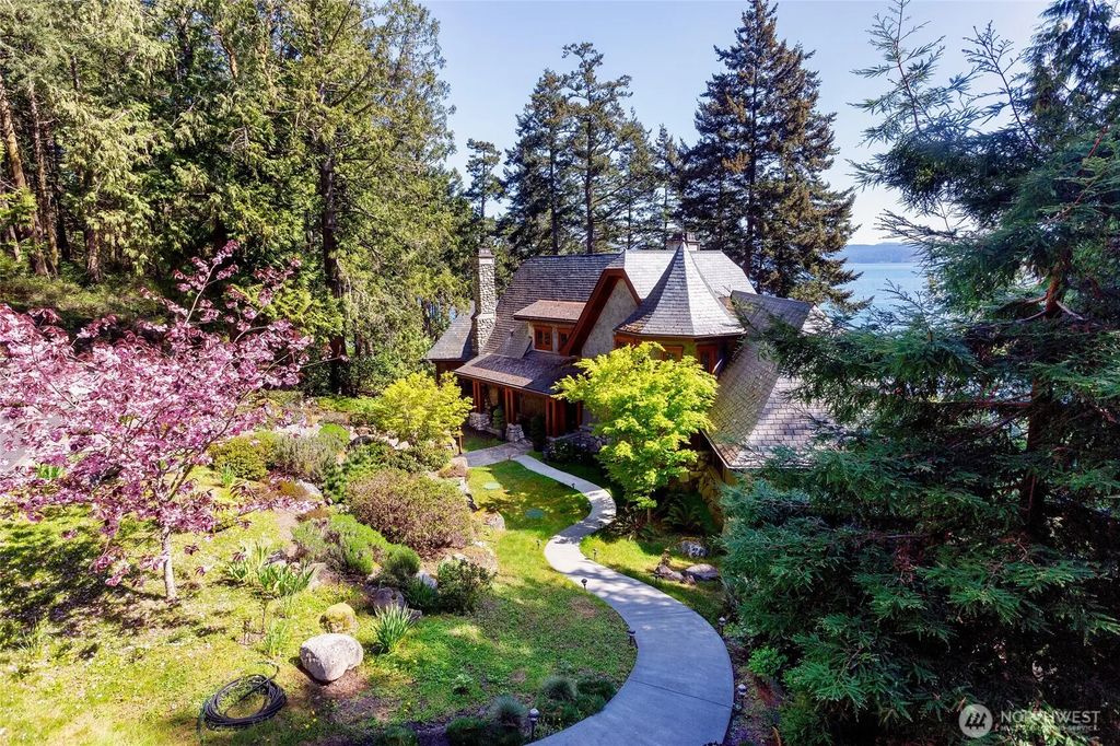 702 San Juan Drive, San Juan Island