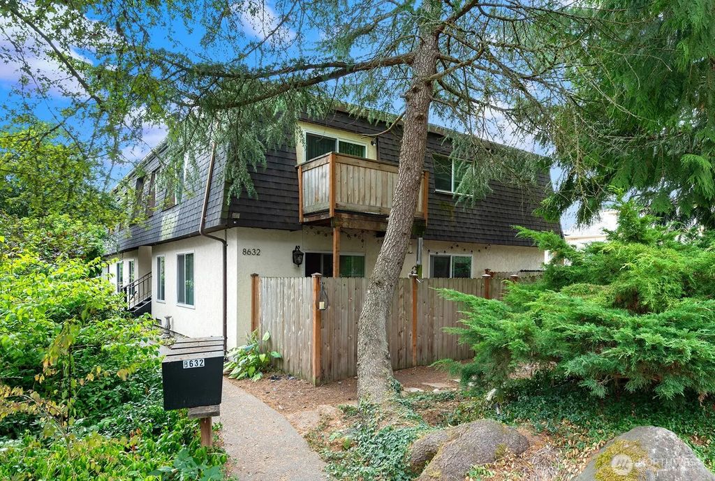 8632 26th Avenue Sw, Seattle