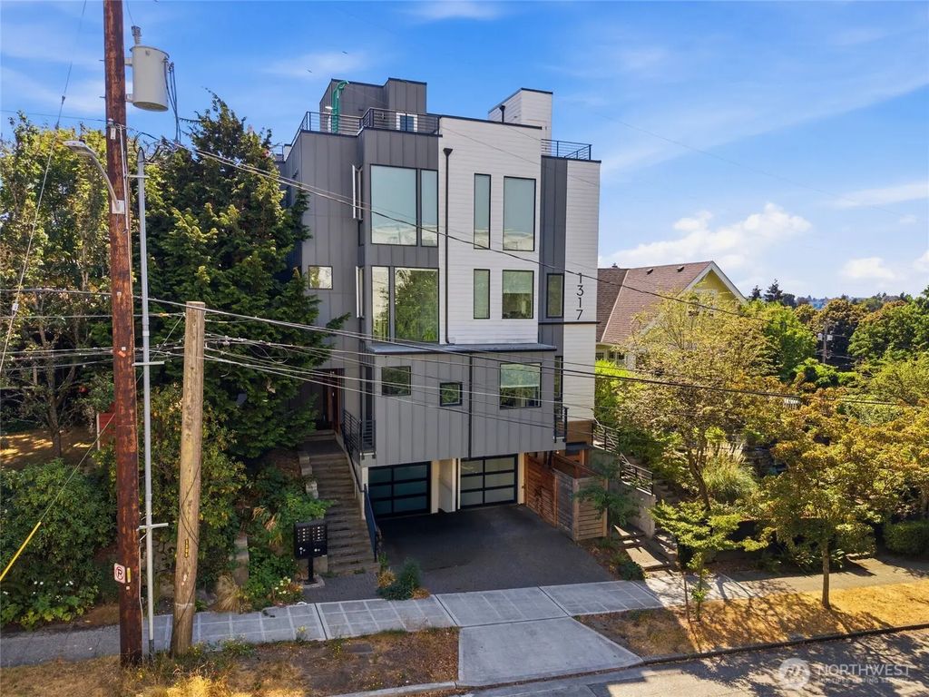 1317 N 44th Street A, Seattle