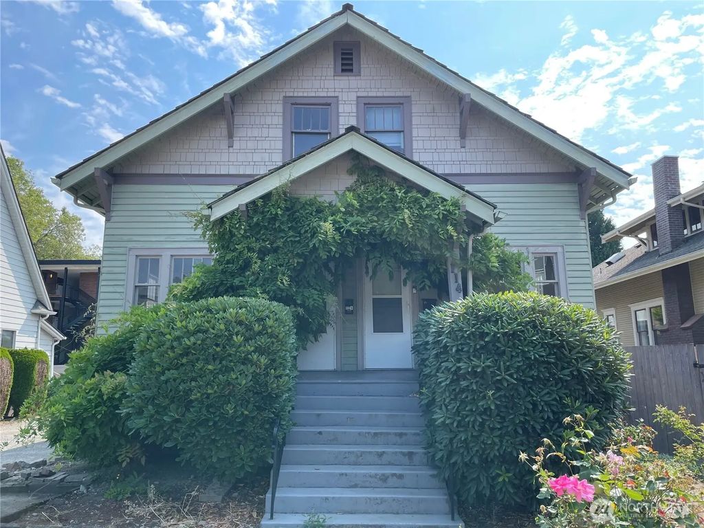 114 Wells Avenue S, Renton