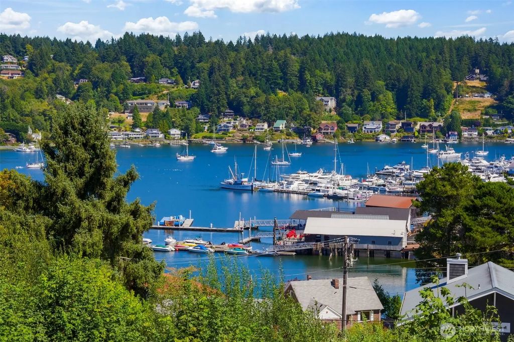 Bayridge Avenue, Gig Harbor
