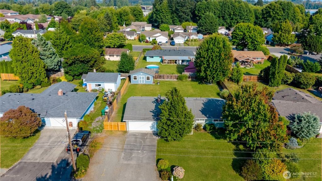 1206 S Walnut St, Burlington