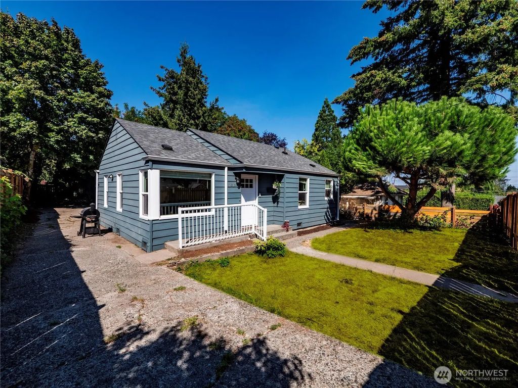 12015 69th Avenue S, Seattle