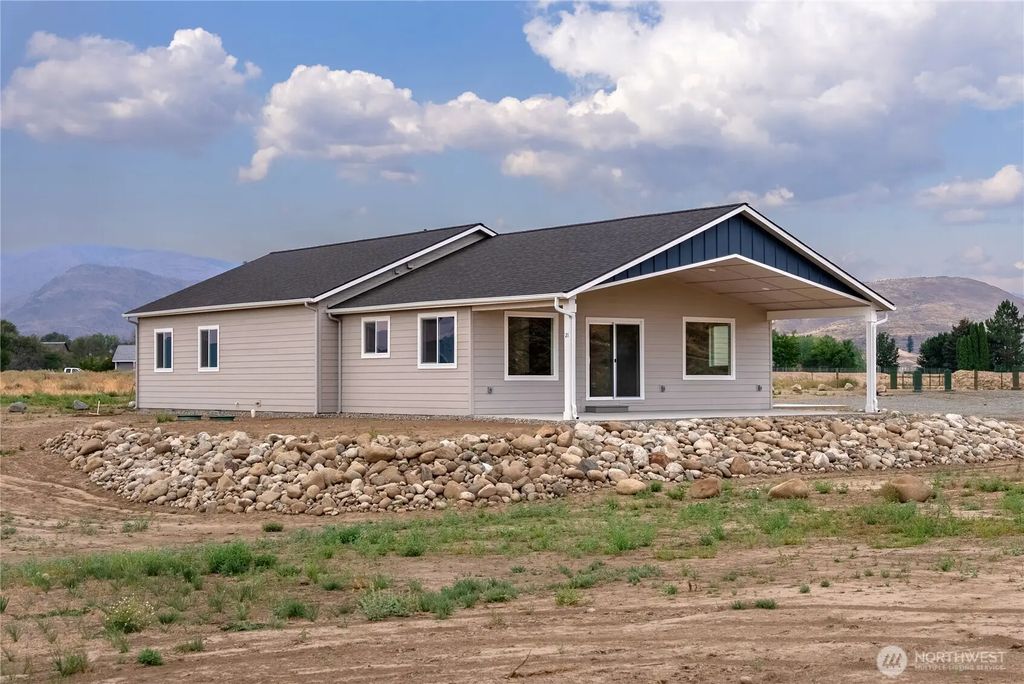 21 Bide-a-wee Rd., Omak