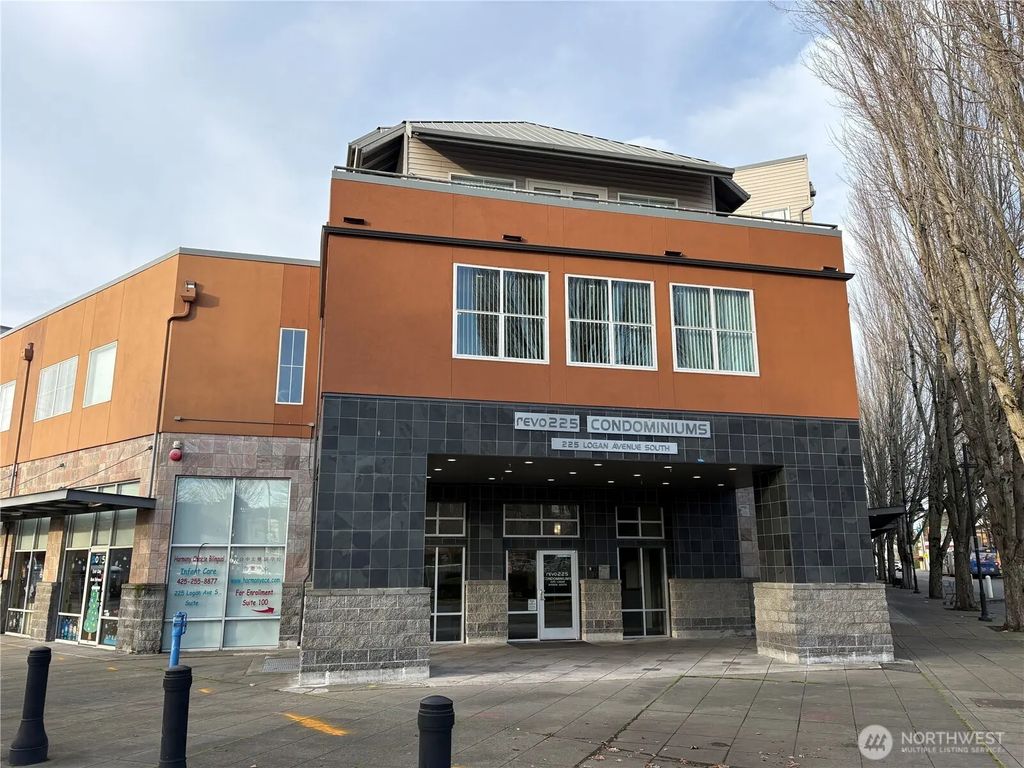 225 Logan Avenue S 111, Renton