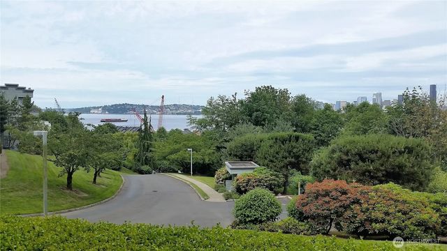 2349 Sw Harbor Avenue Sw 101, Seattle