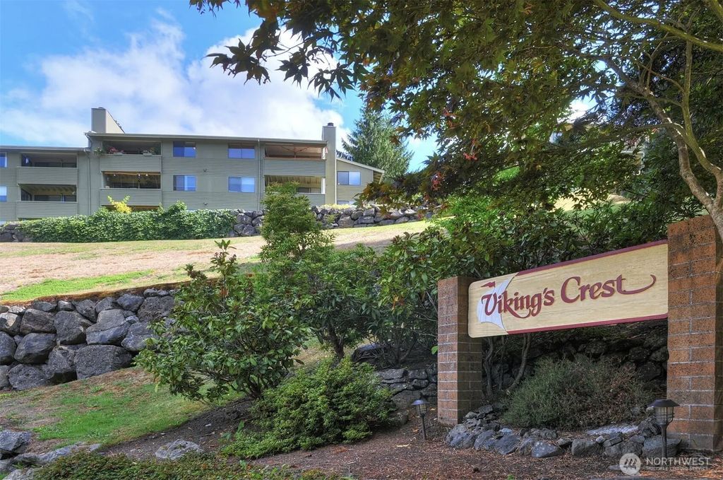 20198 Viking Crest Loop Ne 8-201, Poulsbo