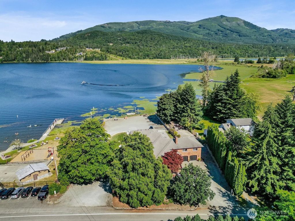 12951 S Front Street, Mount Vernon