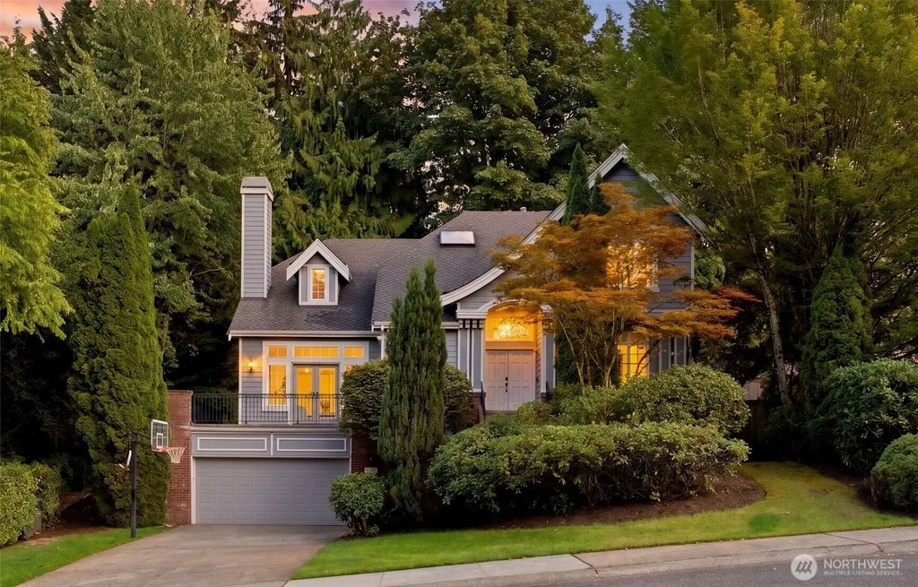 17033 Ne 108th Way, Redmond