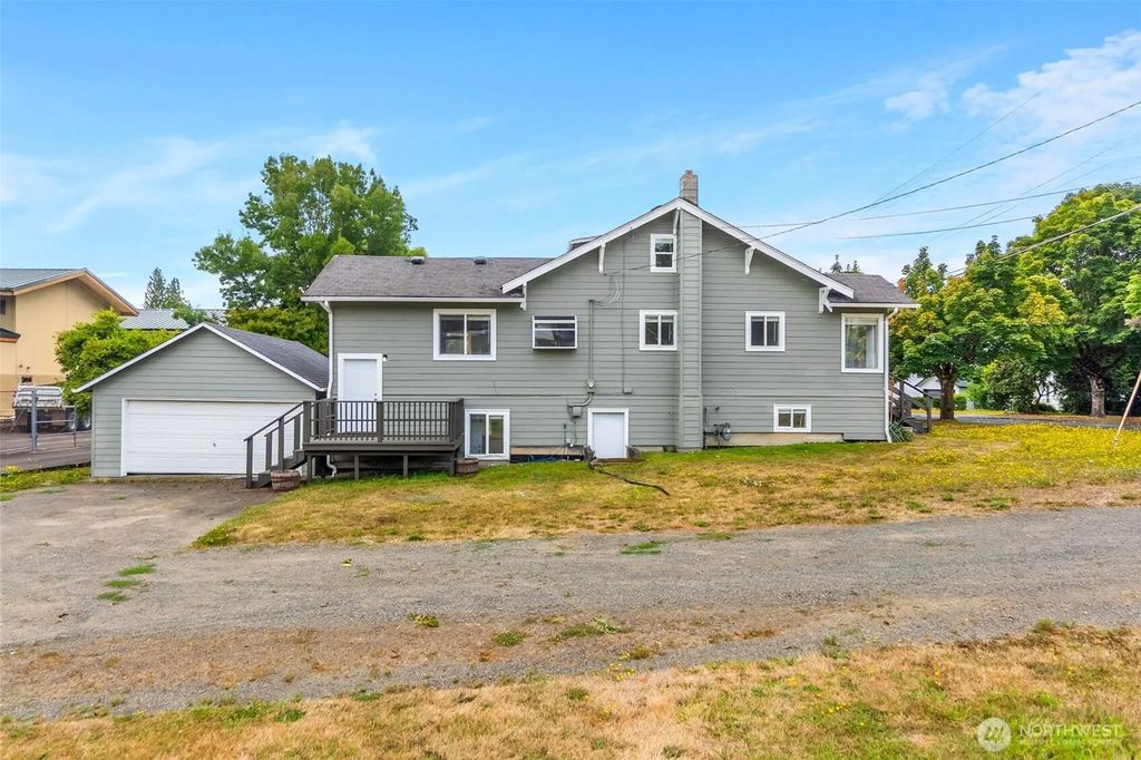 224 N 3rd Street, Montesano