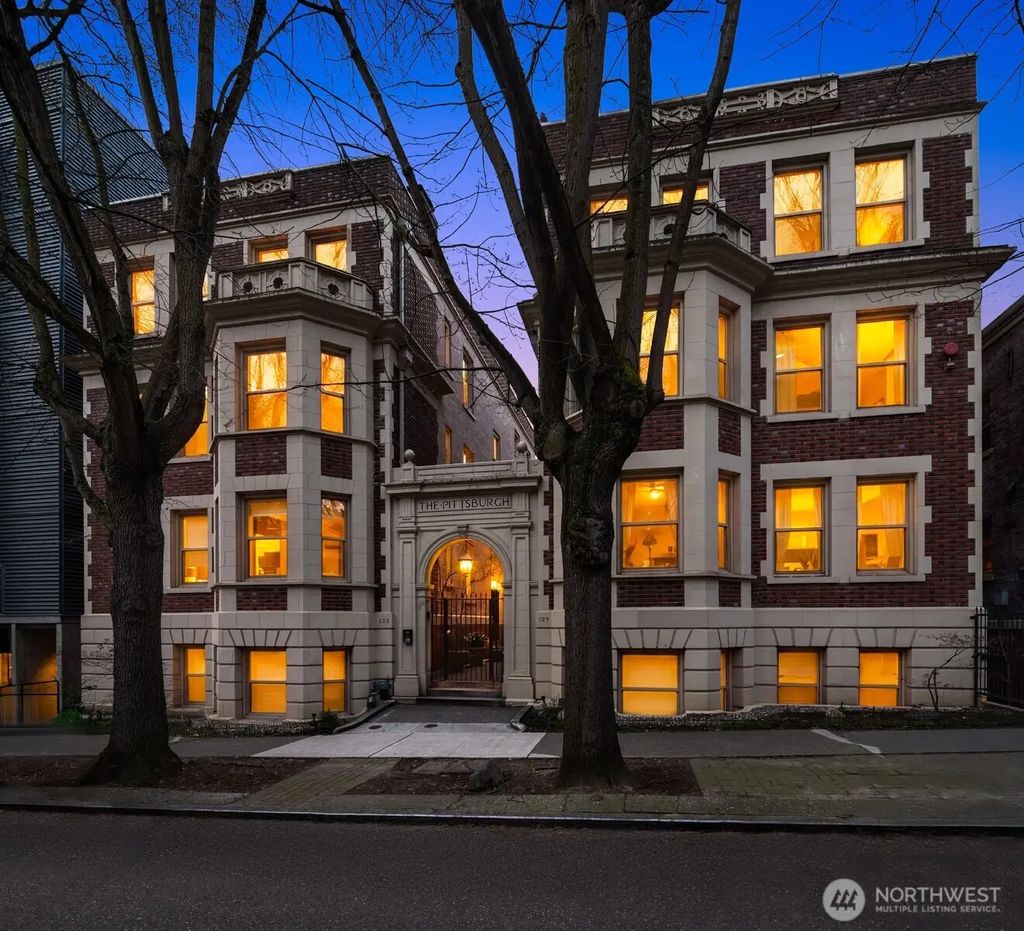 129 Warren Avenue N G, Seattle