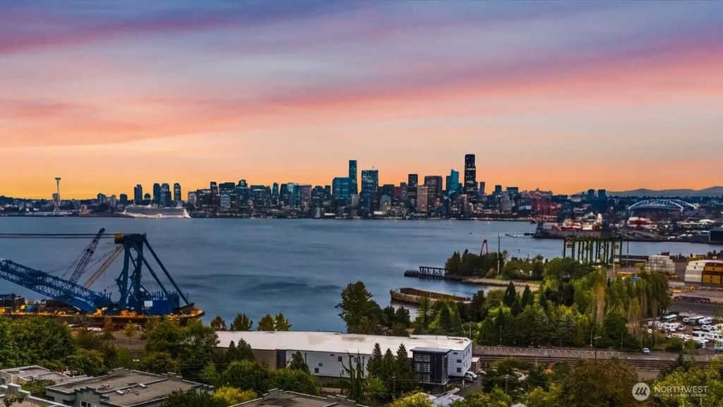 2349 Harbor Avenue Sw 702, Seattle