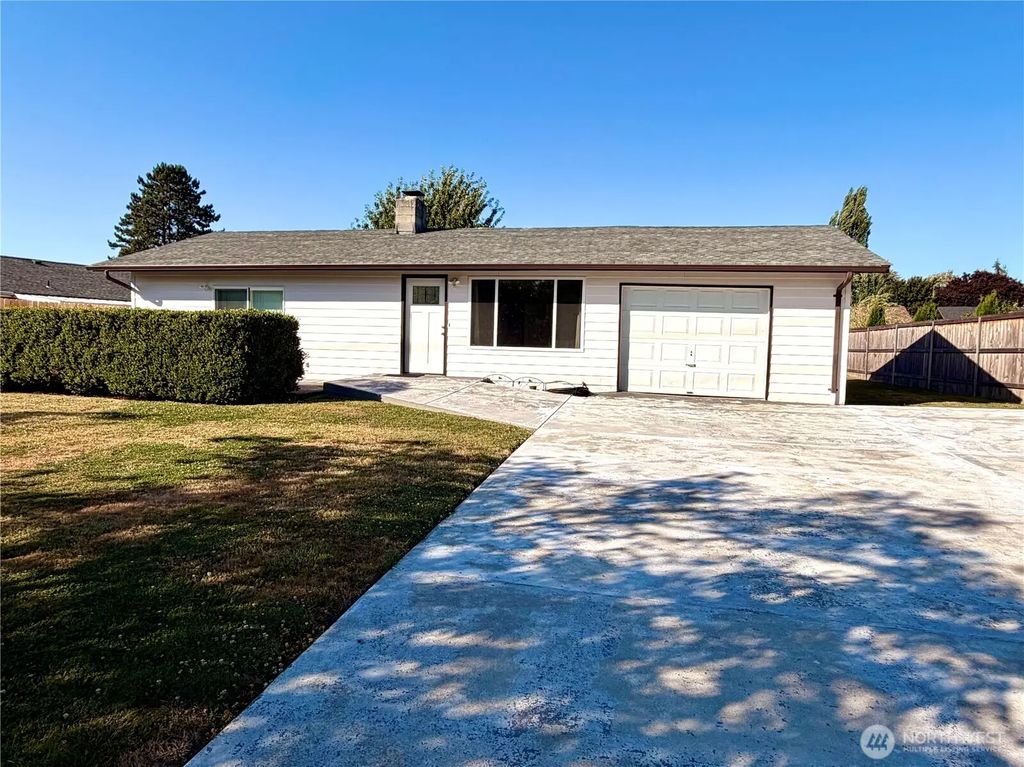 3430 Olive Way, Longview