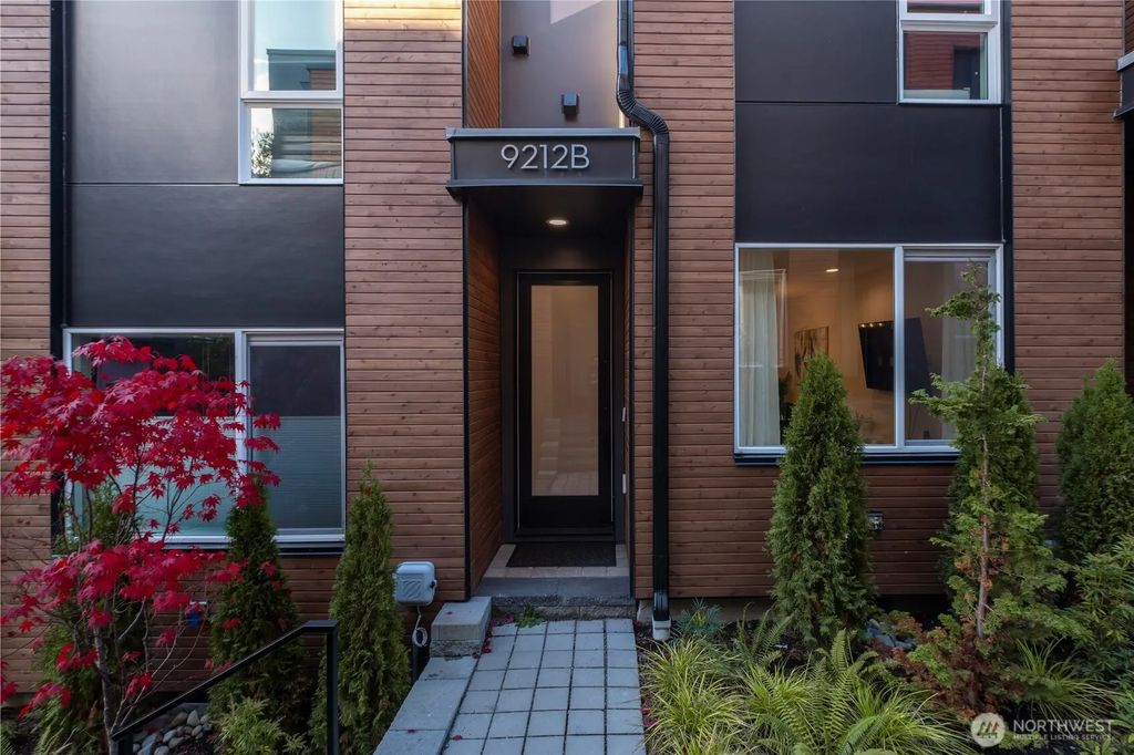 9212 20th Avenue Sw B, Seattle