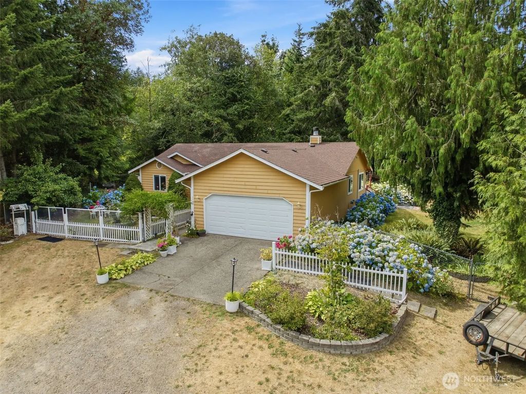 6839 E Fillmore Street, Port Orchard
