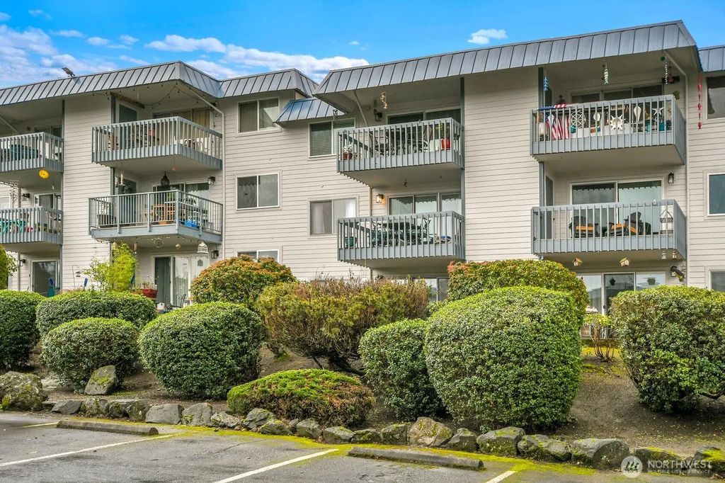 23007 Marine View Drive S B306, Des Moines
