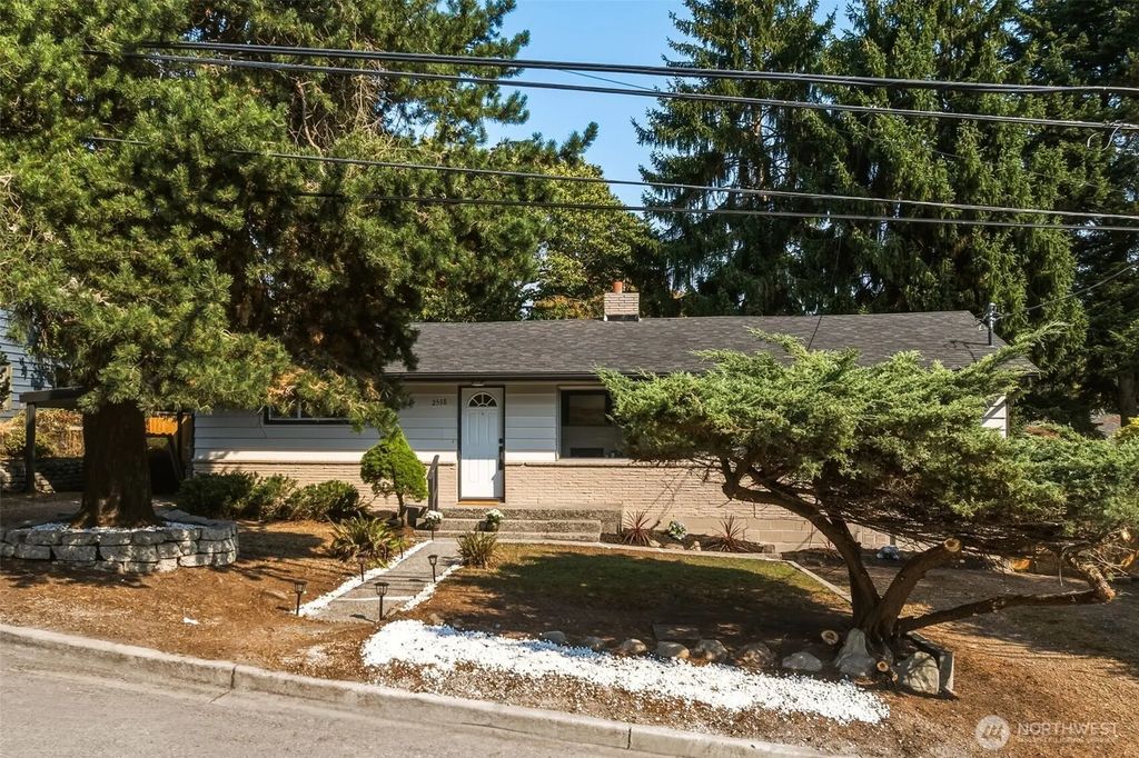 2538 Ne 107th Street, Seattle