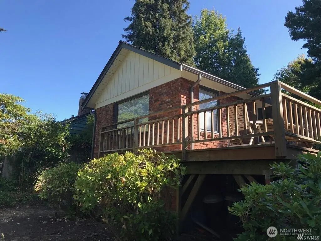 3222 30th Avenue W, Seattle