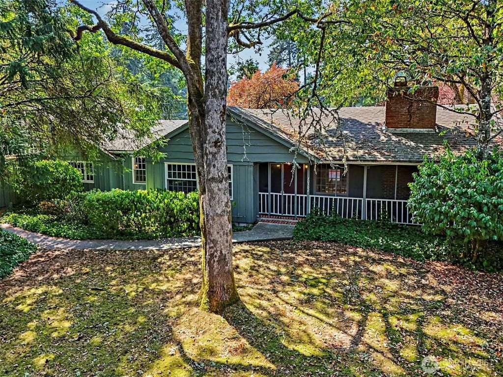 10302 Interlaaken Drive Sw, Lakewood