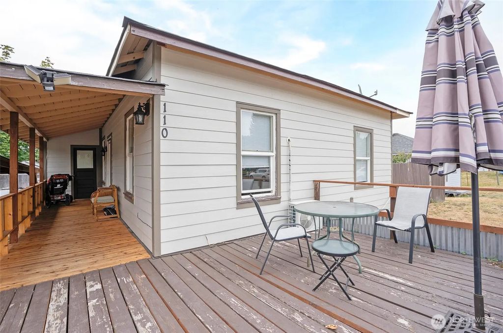 110 Alder Street E, Eatonville