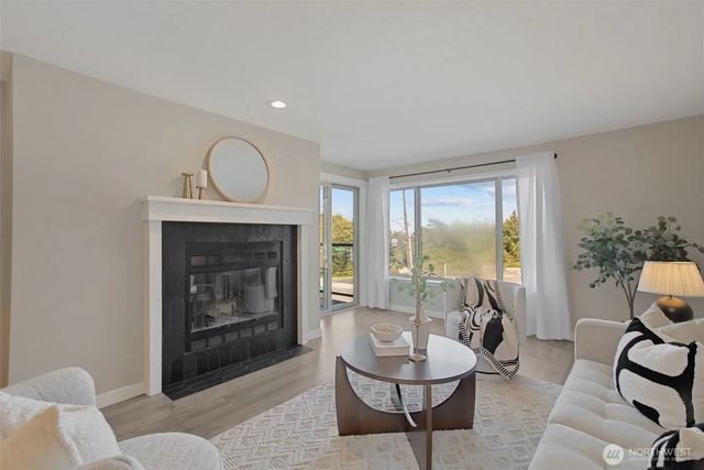 3507 Sw Alaska Street 22, Seattle
