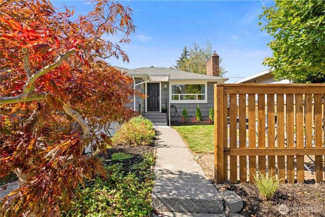 6325 42nd Avenue Sw, Seattle