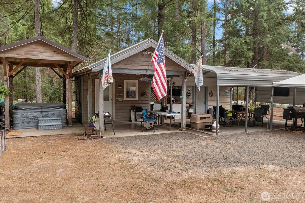 20 N Brook Lane, Hoodsport