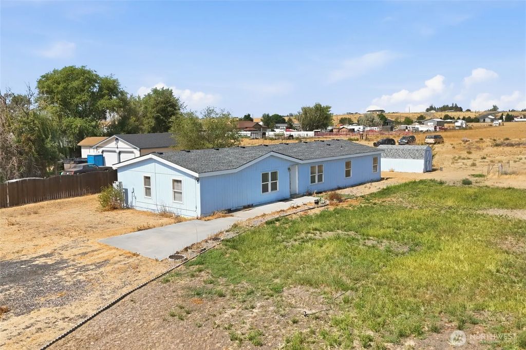 6102 Road 3 Ne, Moses Lake