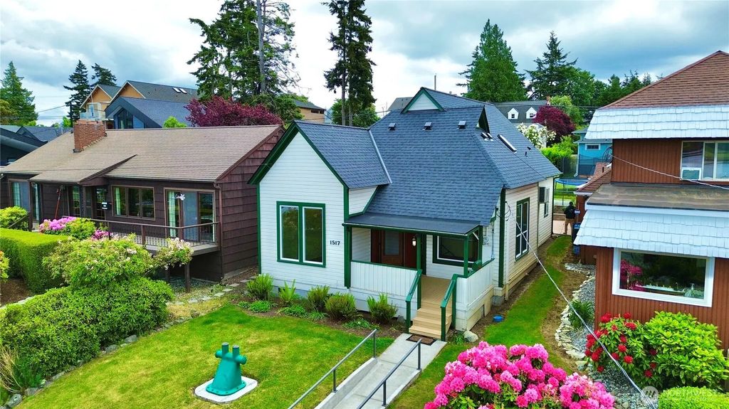 1517 6th Street, Anacortes