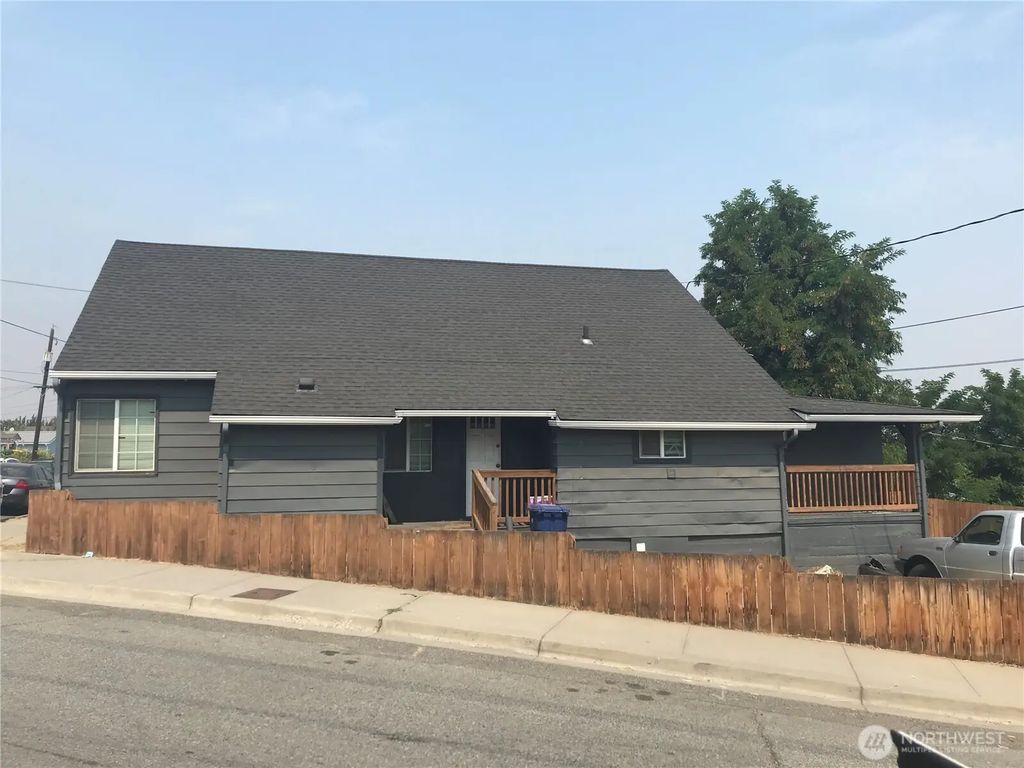 541 Walker Avenue, Wenatchee