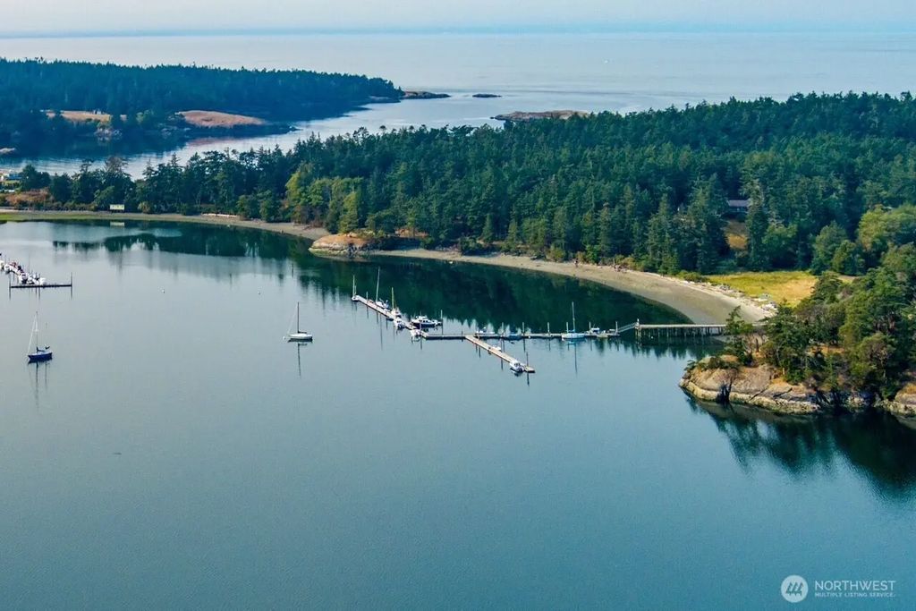 68 Bryn Mawr Avenue A, Lopez Island