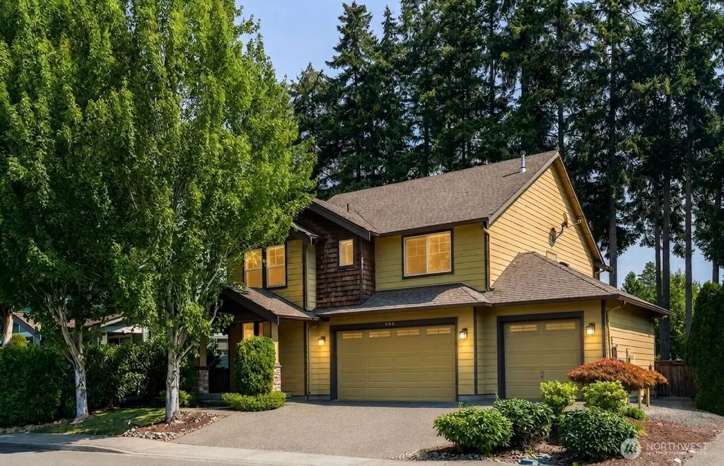208 Ilwaco Place Se, Renton
