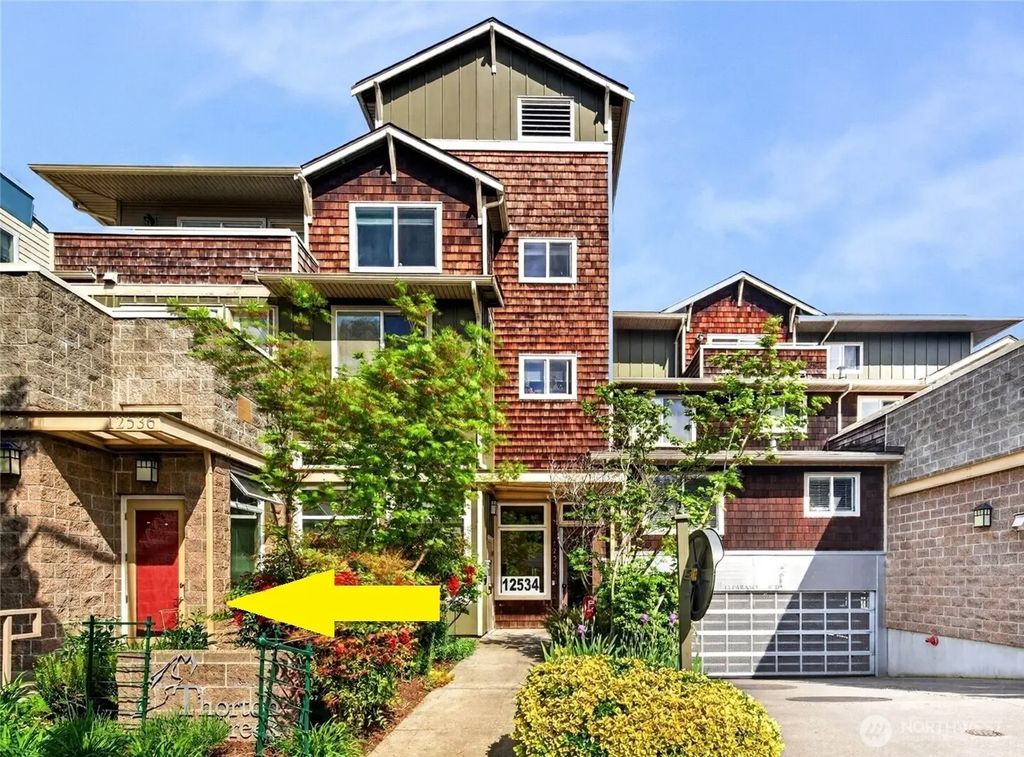 12536 15th Avenue Ne C1, Seattle