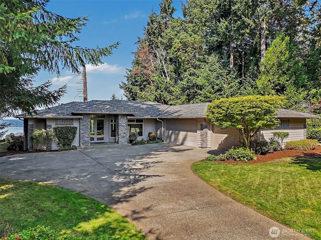 1045 Paha View Drive, Fox Island