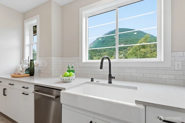 1906 Se 12th Street, North Bend