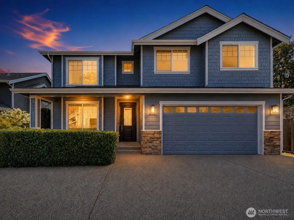 907 Ilwaco Place Ne, Renton